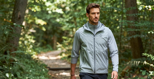 春夏户外马甲挑选指南，速干衣和防晒服叠穿有讲究