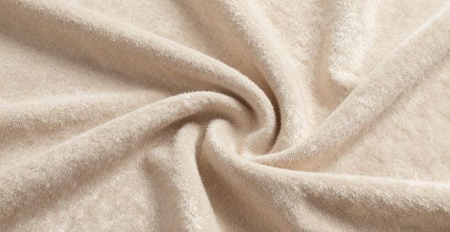 鹿皮绒是什么面料？原来分真假，柔软亲肤女装常用